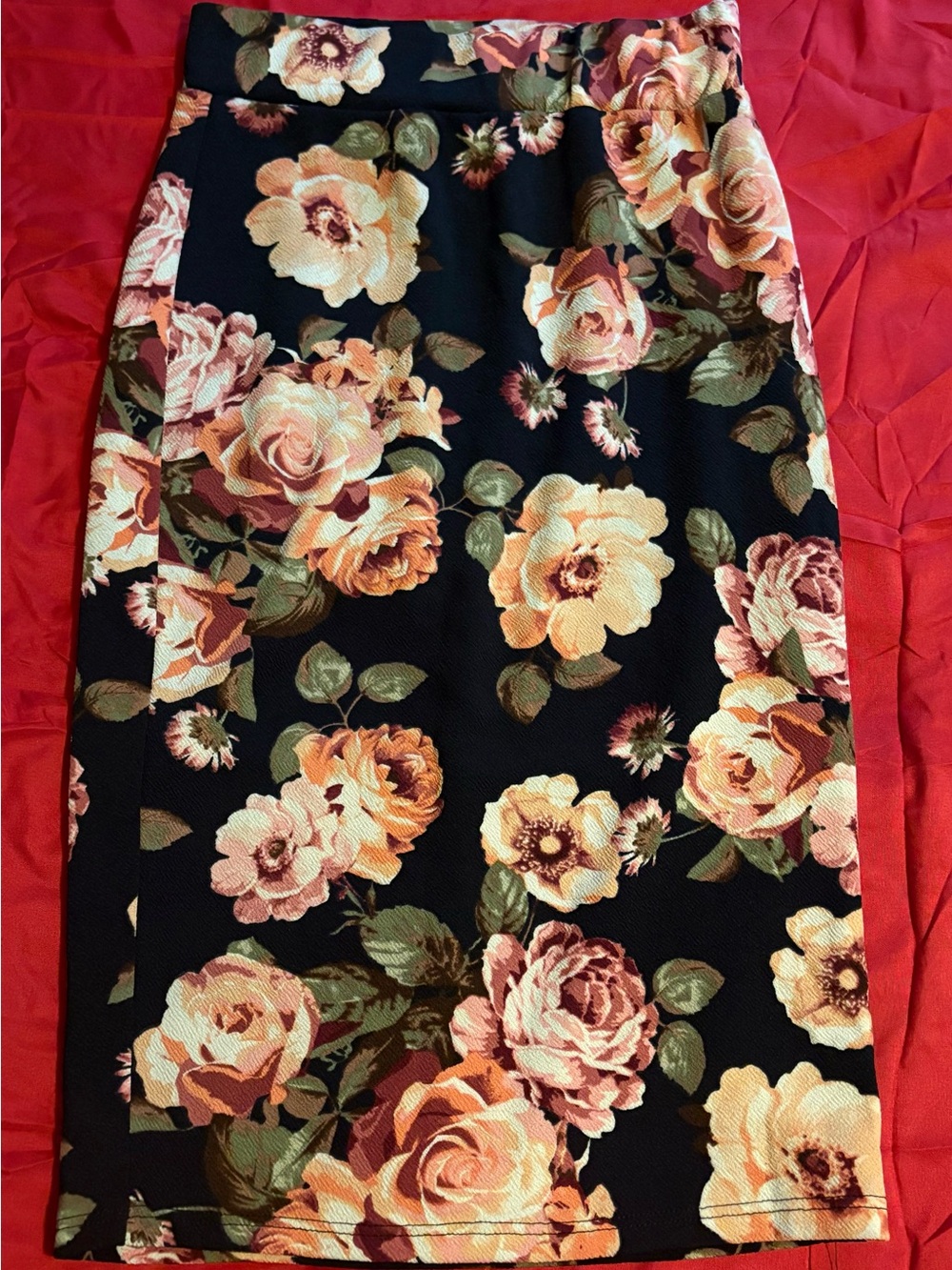 Wearever women’s size Medium black floral pencil skirt